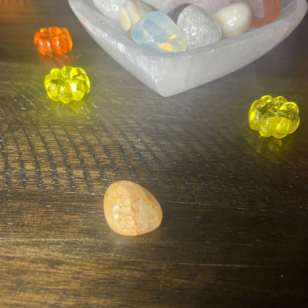 3/$12🌻Beautiful Crackle Quartz Tumble